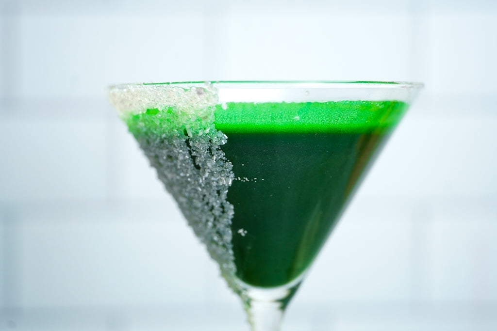 A Grinch-tastic Christmas Cocktail-Brew Glitter®